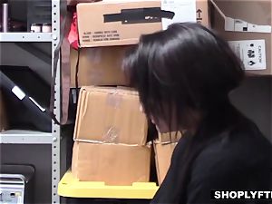 teen shoplifter does what the officers wants